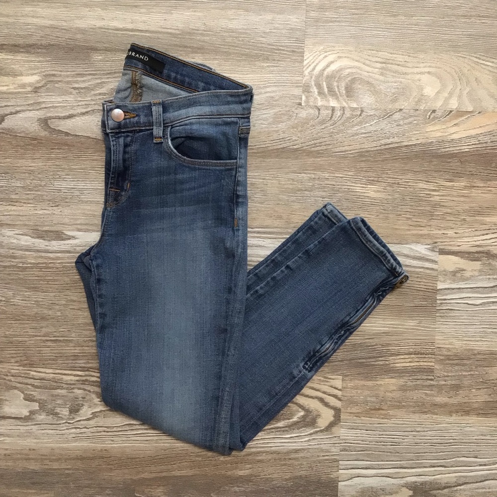 J Brand Low Rise Capri Zip Hem Medium Rinse 25